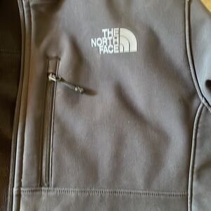 Men’s small s north face rain windbreaker jacket. Barely worn.